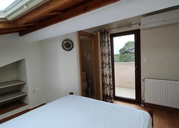 Elia Sunset * Lagomandra